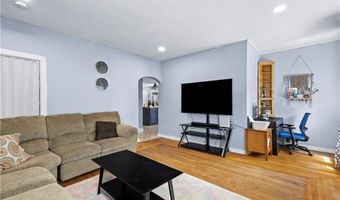 127 Gladstone St, Cranston, RI 02920
