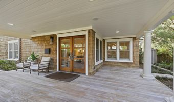 698 BEACH Ave, Atlantic Beach, FL 32233