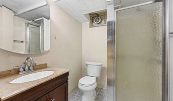 1597 Greenview Dr, Ann Arbor, MI 48103