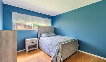 6011 Ranchwood Dr, Affton, MO 63123