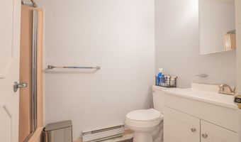 95 Chestnut St APT I, Bethel, CT 06801