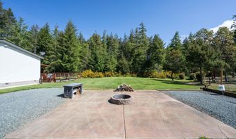 87477 Jean Dr, Bandon, OR 97411