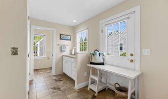 110 Commerce Rd, Barnstable, MA 02630