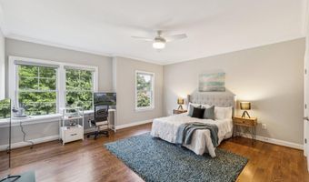 2354 N QUEBEC St, Arlington, VA 22207