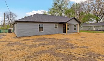 215 W Cofield St, Aurora, MO 65605