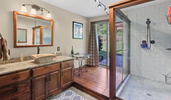 10463 Farm Road 1182, Aurora, MO 65605