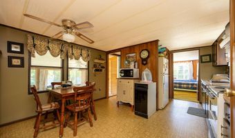 81 Shoreline Dr, Barnet, VT 05821