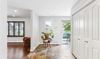 18 Anawan Ave, Narragansett, RI 02882