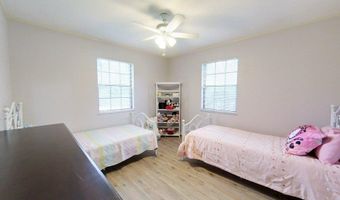 1402 Pineland Dr, Bainbridge, GA 39819