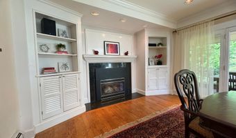 754 Rustic Ln, Cheshire, CT 06410