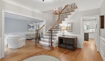 5050 Southlake Dr, Alpharetta, GA 30005