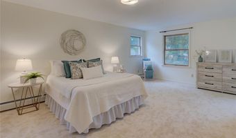 31 Edgewater Rd, Narragansett, RI 02882