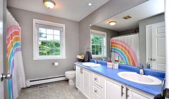 34 Chippenwood Ln, Bristol, CT 06010