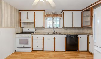 19 Coulters Rd, Cranston, RI 02920