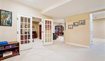 22902 N BROWN Sq, Ashburn, VA 20148