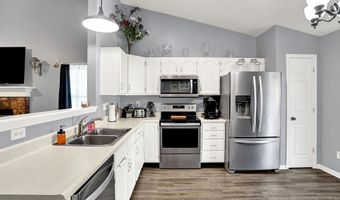 8426 Fort Sumter Dr, Indianapolis, IN 46227