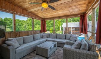 35 Jennie Cir, Agawam, MA 01001