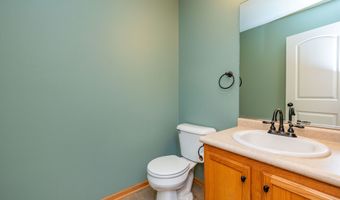 5204 NE Briarwood Dr, Ankeny, IA 50021