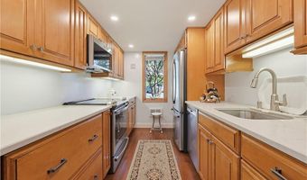 77 Windward Ln, Bristol, RI 02809