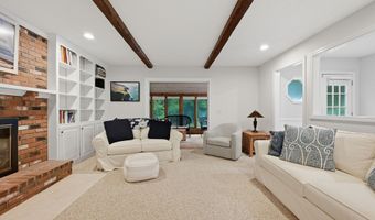 2 Banquo Brae Rd, Brookfield, CT 06804