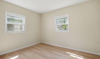 1074 S James Rd, Columbus, OH 43227