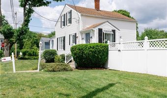 165 Sowams Rd, Barrington, RI 02806