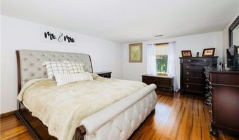 8 Winterberry Dr, Coventry, RI 02816