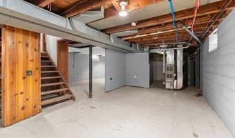 8464 Becker Ave, Allen Park, MI 48101