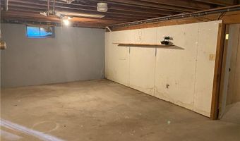 40 Aaron Ave Ave, Bristol, RI 02809