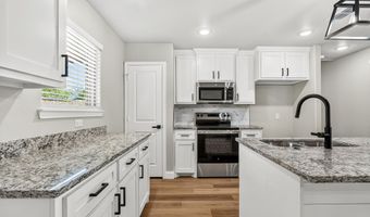 702 11th St, Abernathy, TX 79311