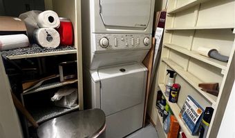 60 N Beretania St 2005, Honolulu, HI 96817