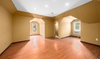 411 N 6th St, Beresford, SD 57004