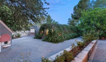 3001 Astoria Pines Cir, Las Vegas, NV 89107