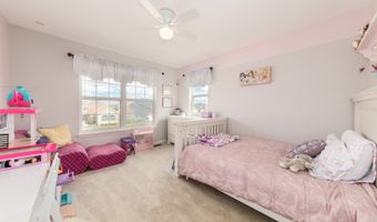 1149 Kingsmill Dr, Algonquin, IL 60102