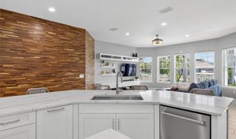 526 ISLEBAY Dr, Apollo Beach, FL 33572