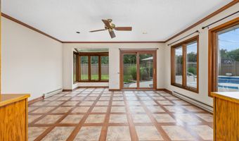 415 Duryea Dr, Auburn, IN 46706
