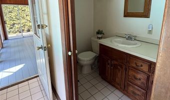 8 Meadow Ln, Coventry, RI 02816