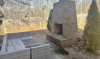 610 Fawn Branch Trl, Boiling Springs, SC 29316