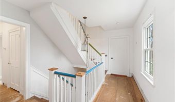 6 Knowlton Ct, Bristol, RI 02809