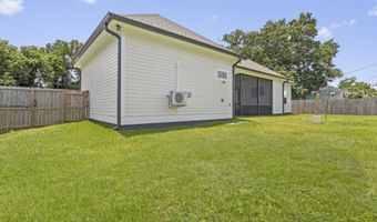 205 Caron Ln, Bay St. Louis, MS 39520