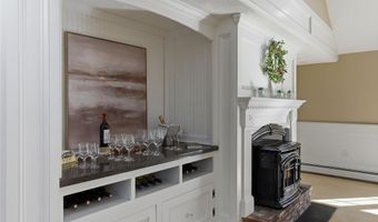 276 N Amherst Rd, Bedford, NH 03110