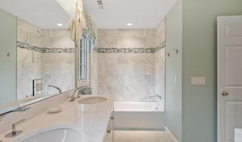 36 Pickman Dr 36, Bedford, MA 01730