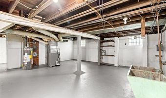 626 E Wilbeth Rd, Akron, OH 44306