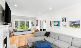 1144 Narragansett Blvd, Cranston, RI 02905
