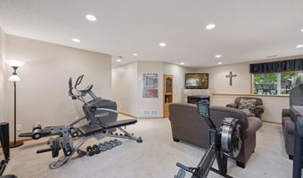 10555 56th St NE, Albertville, MN 55301