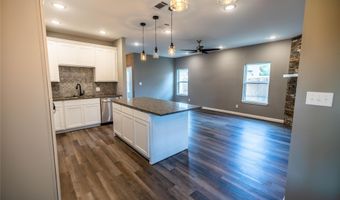 207 S James St, Alvarado, TX 76009