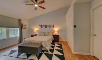 66 Homestead Ln 66, Bayonne, NJ 07035