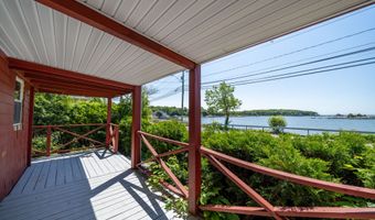 198 Shore Dr, Branford, CT 06405