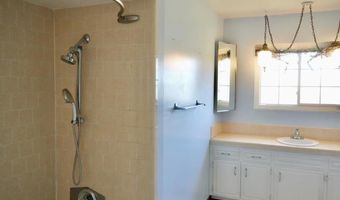 706 W Winterhaven Rd, Fallbrook, CA 92028