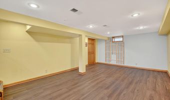 425 15th St, Ames, IA 50010